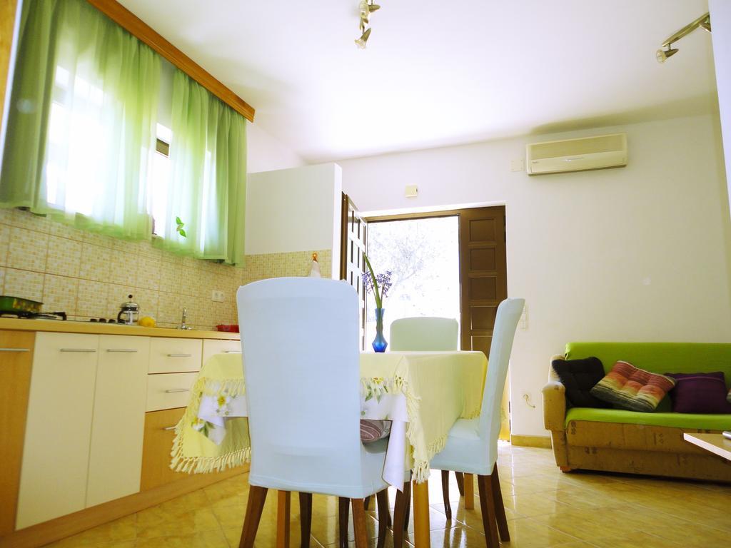 Apartments Maletić Kaštela Zewnętrze zdjęcie